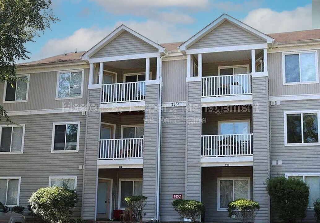 1351 Crab Orchard Dr in Raleigh, NC - Foto de edificio