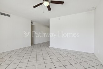 2002 N 47th Ave in Phoenix, AZ - Building Photo - Building Photo