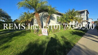 9034 Ramsgate Ave in Los Angeles, CA - Building Photo