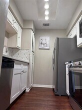 8299 Cambridge St in Houston, TX - Building Photo - Building Photo