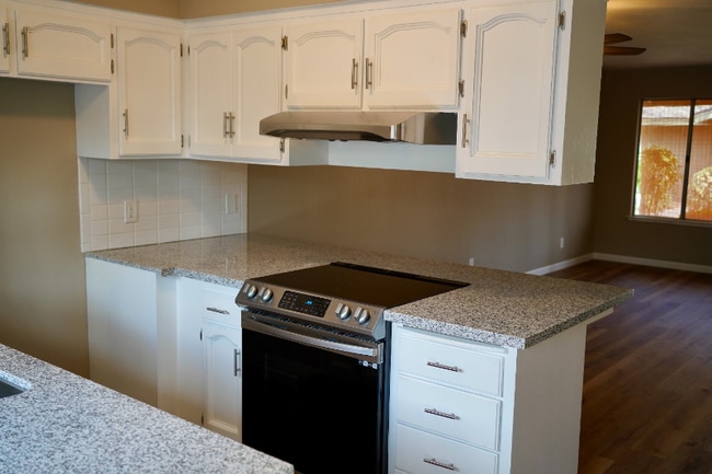 520 W Sierra Ave, Unit #102 in Fresno, CA - Building Photo - Building Photo