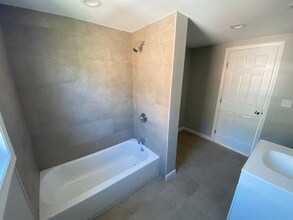 32 Hayes St in New Britain, CT - Building Photo - Building Photo