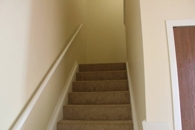 1629 Emerson Cir, Unit 95 in Rochester Hills, MI - Foto de edificio - Building Photo