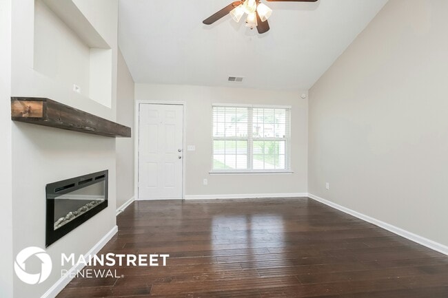 404 Ty Cobb Cove, Unit 508 in La Vergne, TN - Building Photo - Building Photo