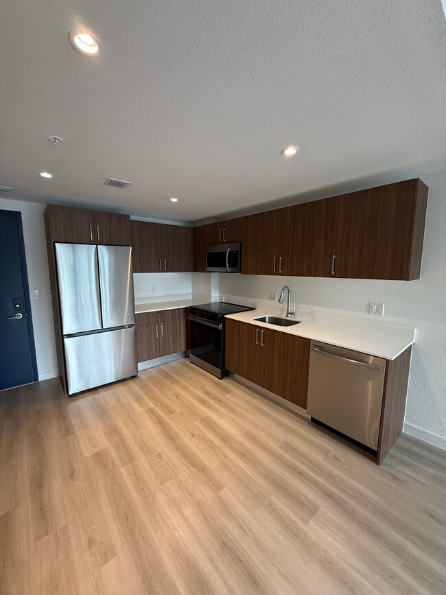 3841 NW 12th St, Unit B3