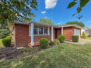 3084 Sawyer Dr in Grove City, OH - Building Photo - Building Photo