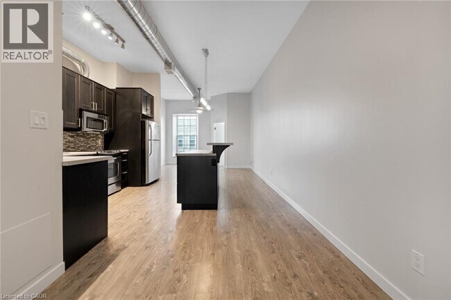 31 Main St in Cambridge, ON - Building Photo - Building Photo