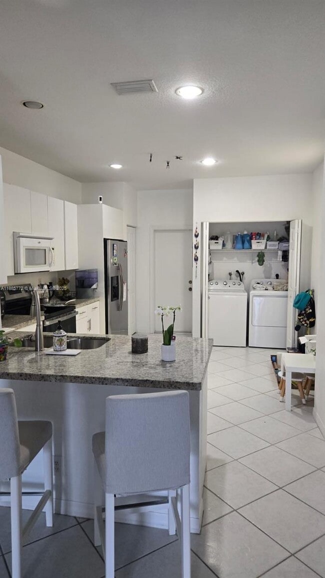 2470 Cordoba Bend in Weston, FL - Building Photo - Building Photo