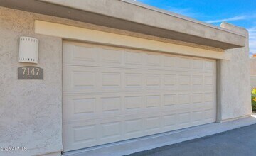 7147 N Vía Nueva in Scottsdale, AZ - Building Photo - Building Photo