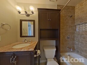 628 Longfellow Ln in Littleton, CO - Foto de edificio - Building Photo