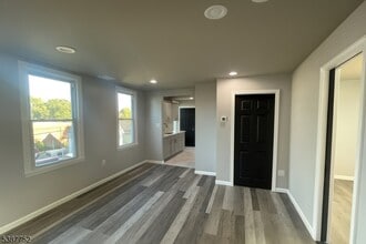 258 Montgomery St in Bloomfield, NJ - Building Photo - Building Photo