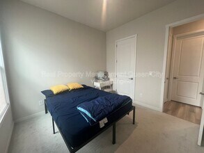 7111 Wayfarer Dr in Charlotte, NC - Building Photo - Building Photo