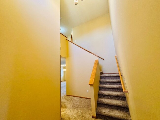 1709 N 176th Plaza in Omaha, NE - Building Photo - Building Photo