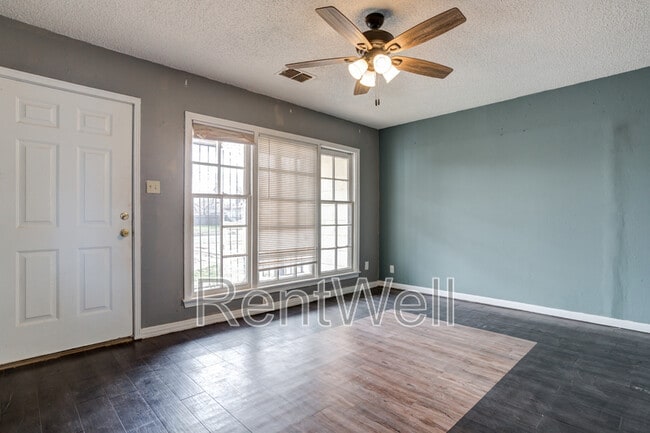 2506 40th St in Lubbock, TX - Foto de edificio - Building Photo