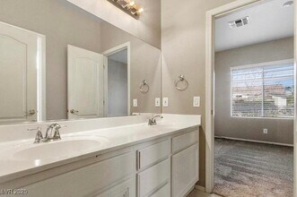 5413 Rusty Anchor Ct in Las Vegas, NV - Building Photo - Building Photo
