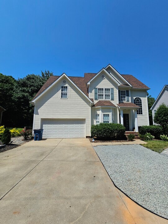3007 Oakdale Rd in Charlotte, NC - Building Photo