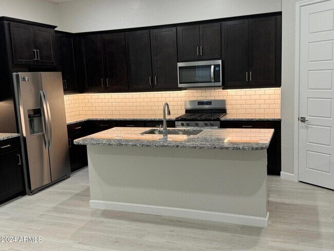 5062 E Hartford Ave in Scottsdale, AZ - Building Photo - Building Photo
