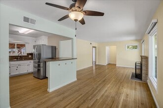 802 James Ave in Redwood City, CA - Building Photo - Building Photo