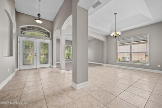 932 Gallier Pl in Jacksonville, FL - Foto de edificio - Building Photo
