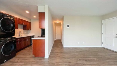 3423-3443 Marlborough Avenue in San Diego, CA - Building Photo - Interior Photo