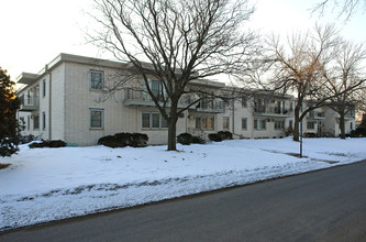 2924-2930 Snelling Ave N in Roseville, MN - Building Photo - Building Photo