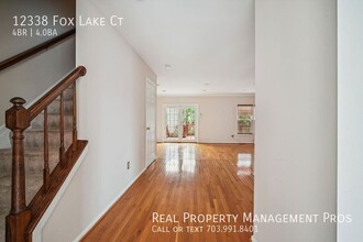 12338 Fox Lake Ct in Fairfax, VA - Building Photo - Building Photo