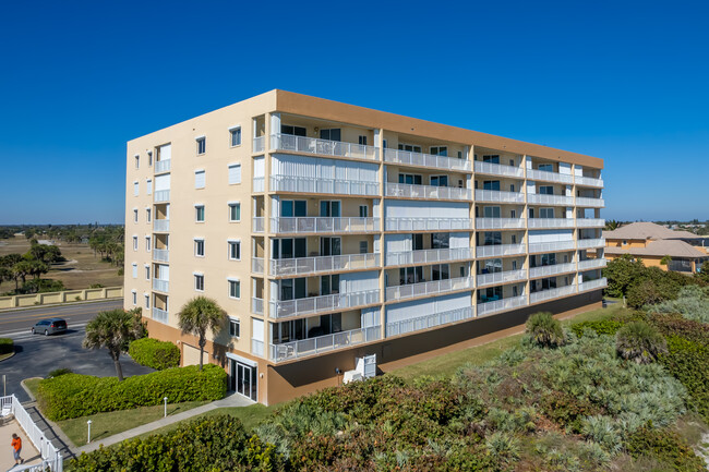 MAJESTY PALM CONDO in Satellite Beach, FL - Building Photo - Building Photo