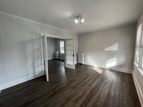 213 Denison St, Unit 215 - 2nd Floor in Highland Park, NJ - Building Photo - Building Photo