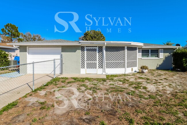 2536 Almond Dr in Holiday, FL - Building Photo - Building Photo