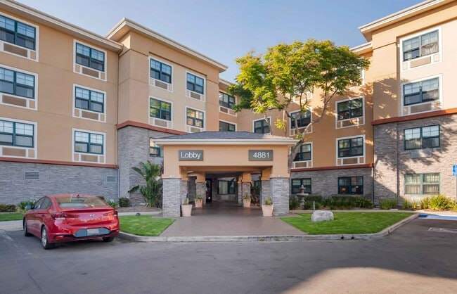 Furnished Studio-Orange County - John Wayn