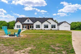 3756 I-30 Frontage Rd in Greenville, TX - Building Photo