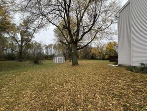 1151 Caton Farm Rd in Lockport, IL - Foto de edificio - Building Photo