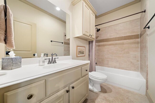 property at 1308 Lake Pointe Pkwy