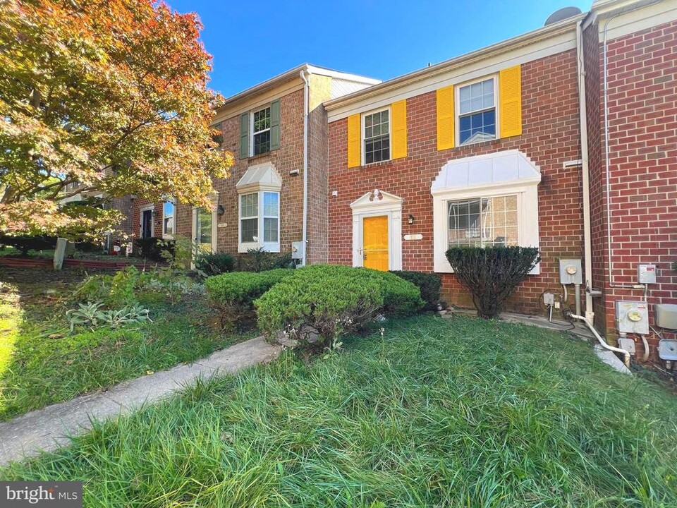 36 Hamlet Dr in Owings Mills, MD - Building Photo