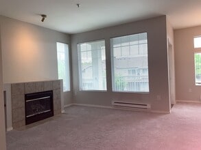 6127 Hazel Loop SE in Auburn, WA - Building Photo - Building Photo