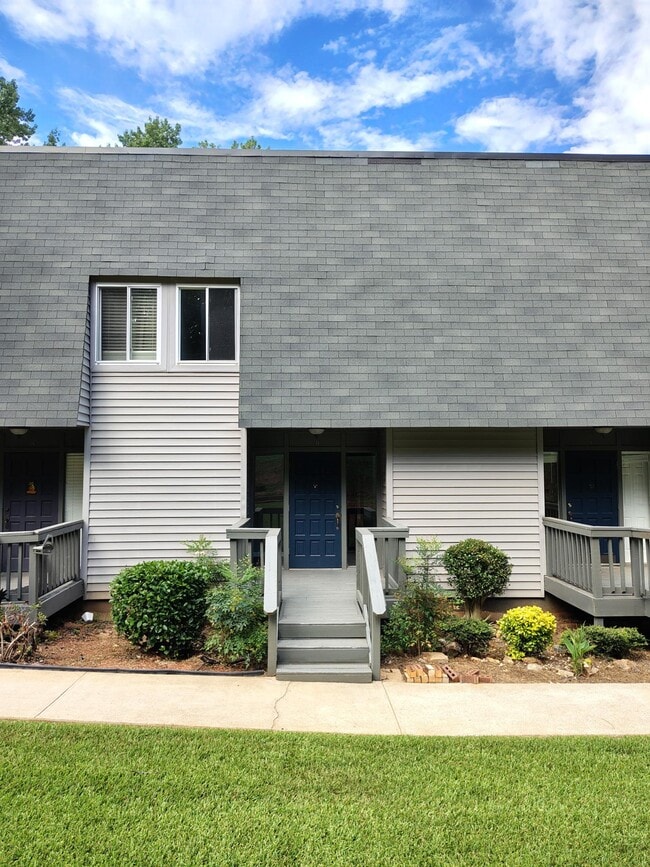301 Harbor Heights Dr in Lexington, SC - Building Photo - Building Photo
