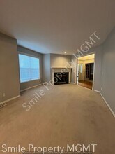 11461 SE Highland Loop in Clackamas, OR - Building Photo - Building Photo