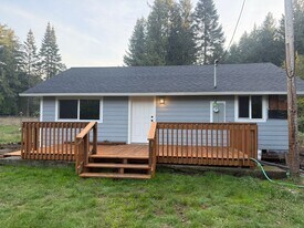 15144 Sitkum Ln in Myrtle Point, OR - Building Photo