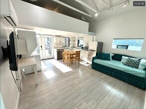 542 Yale Dr in Charleston, SC - Foto de edificio - Building Photo