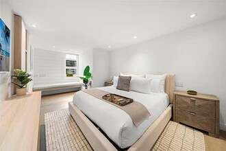 2301 Collins Ave, Unit APT 630 in Miami Beach, FL - Foto de edificio - Building Photo