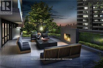 101 Erskine Ave in Toronto, ON - Building Photo - Building Photo