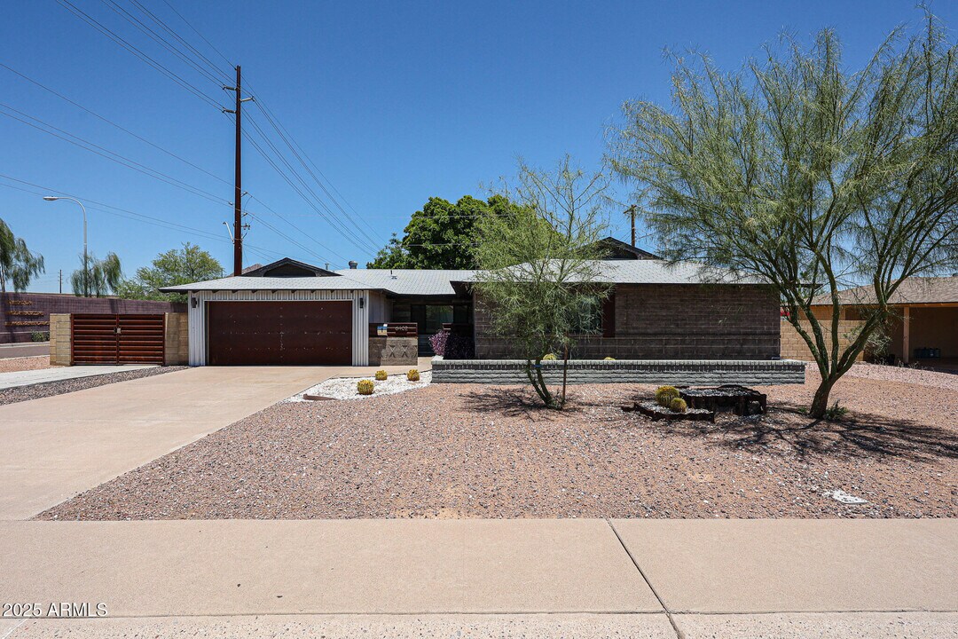 6402 E Cambridge Ave in Scottsdale, AZ - Building Photo