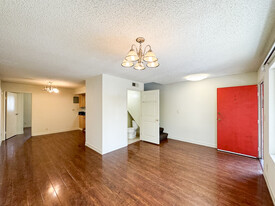 4554 Russell Ave, Unit 1 Apartamentos