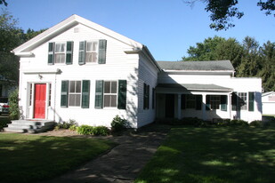 101 Center St in Milan, OH - Building Photo