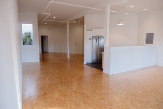 4920 Telegraph Ave in Oakland, CA - Foto de edificio - Building Photo