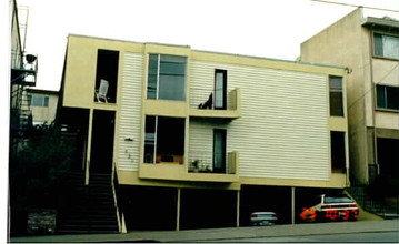 731 Oakland Ave in Oakland, CA - Foto de edificio - Building Photo