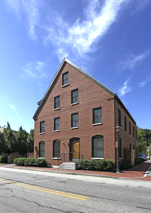 129 Merrimac St in Newburyport, MA - Foto de edificio