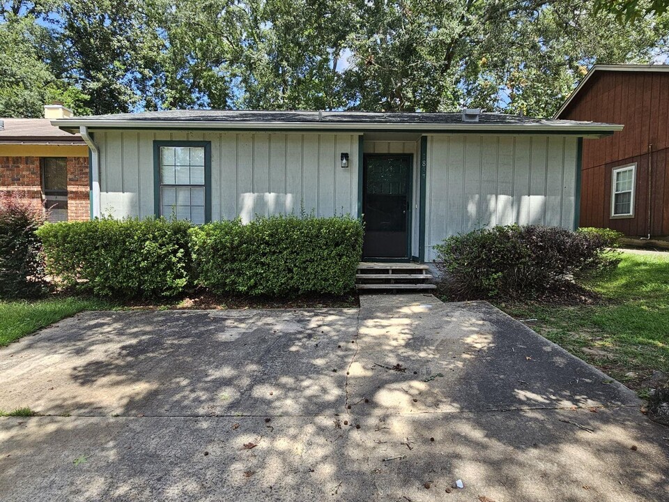 1837 Meriadoc Rd in Tallahassee, FL - Foto de edificio