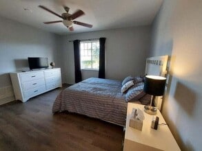 6482 Emerald Dunes Dr in Royal Palm Beach, FL - Building Photo - Building Photo