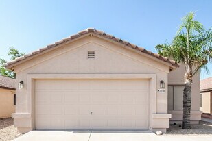 2036 E Danbury Rd in Phoenix, AZ - Building Photo
